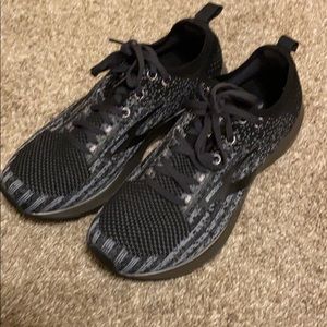 Brooks 2020 Levitate size 9 womens
